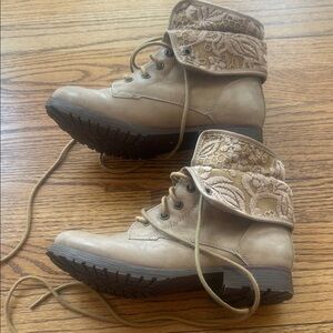 Rock and Candy Boots Size 6.5M